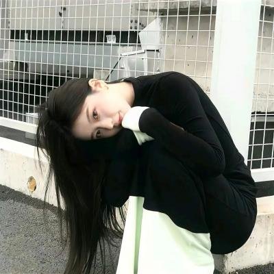 某影后之女被曝学历造假，三天三夜直播间画面流出